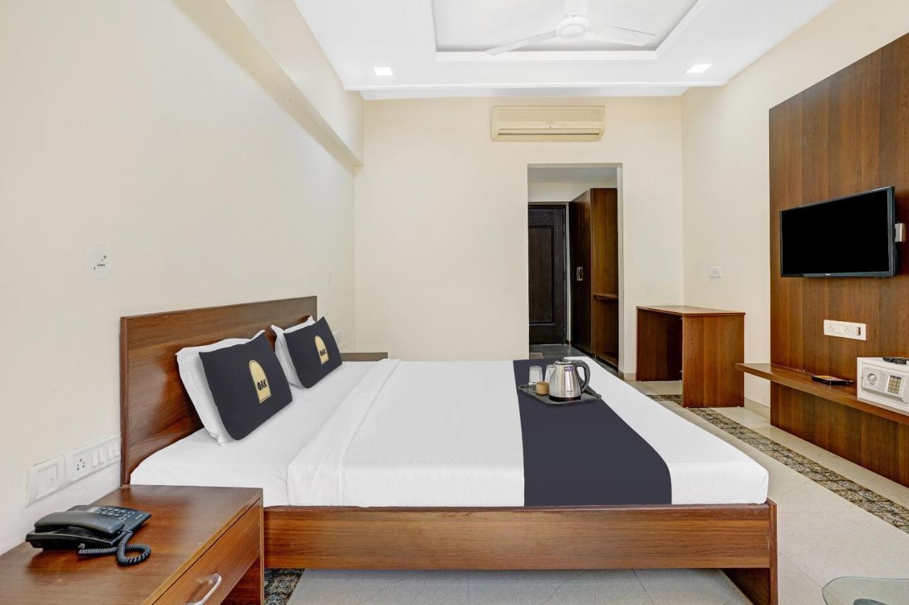 Townhouse Oak Hotel Rama Нашик Екстериор снимка